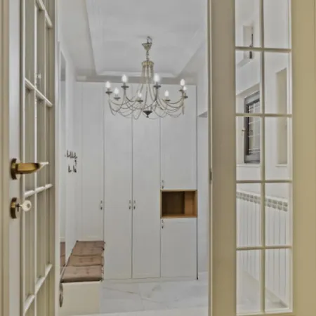 White Luxury House * بوخارست